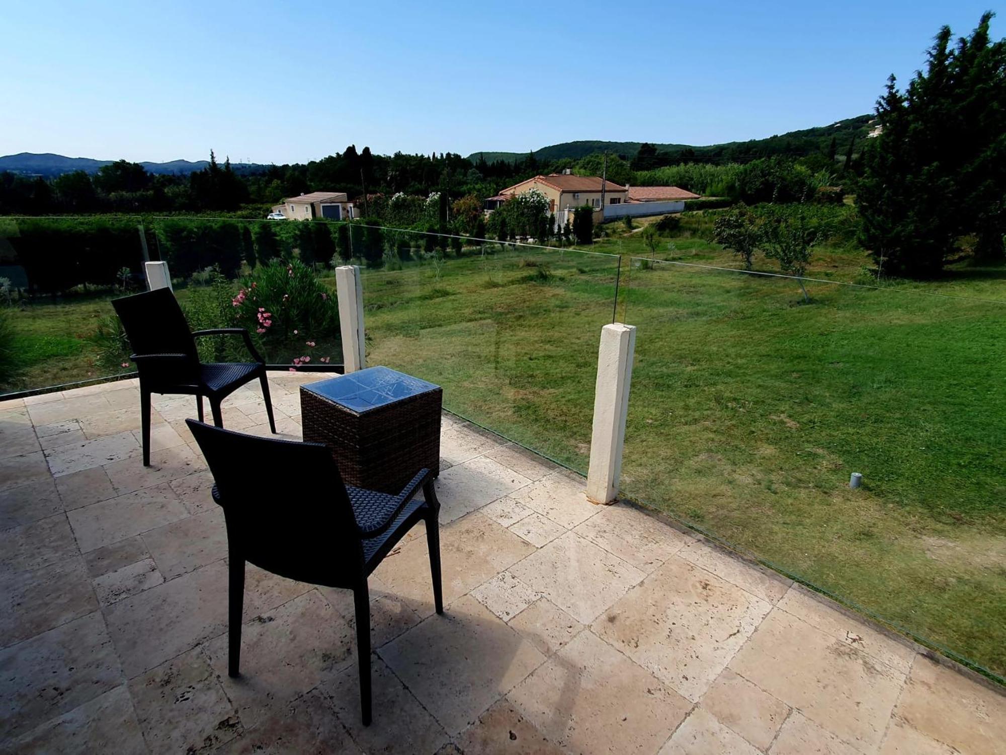 Superbe Chambre Avec Terrasse, Parking Prive, Jardin, Calme, Climatisation, 10 Mn Pont Du Gard #7 Apartment โรชฟอร์ต-ดู-การ์ ภายนอก รูปภาพ
